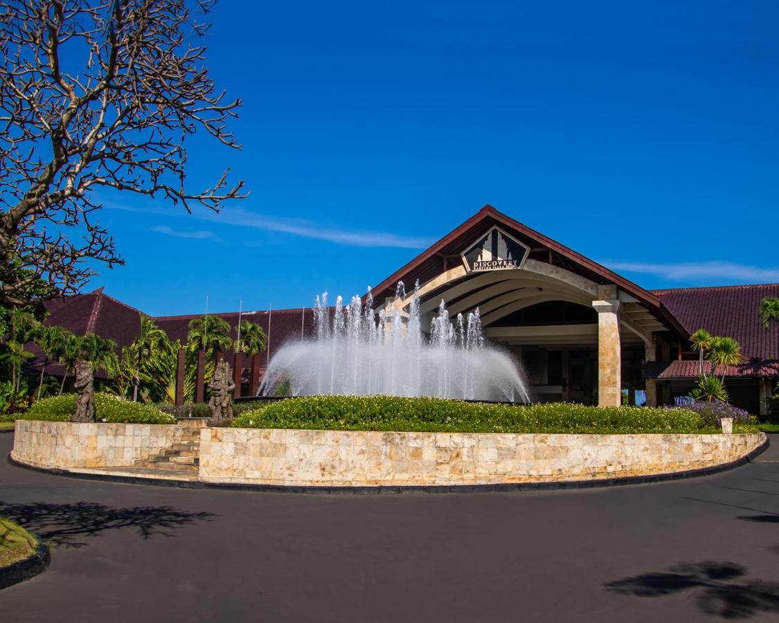 Discovery Kartika Plaza Hotel Kuta Lombok Kültér fotó The entrance of the resort