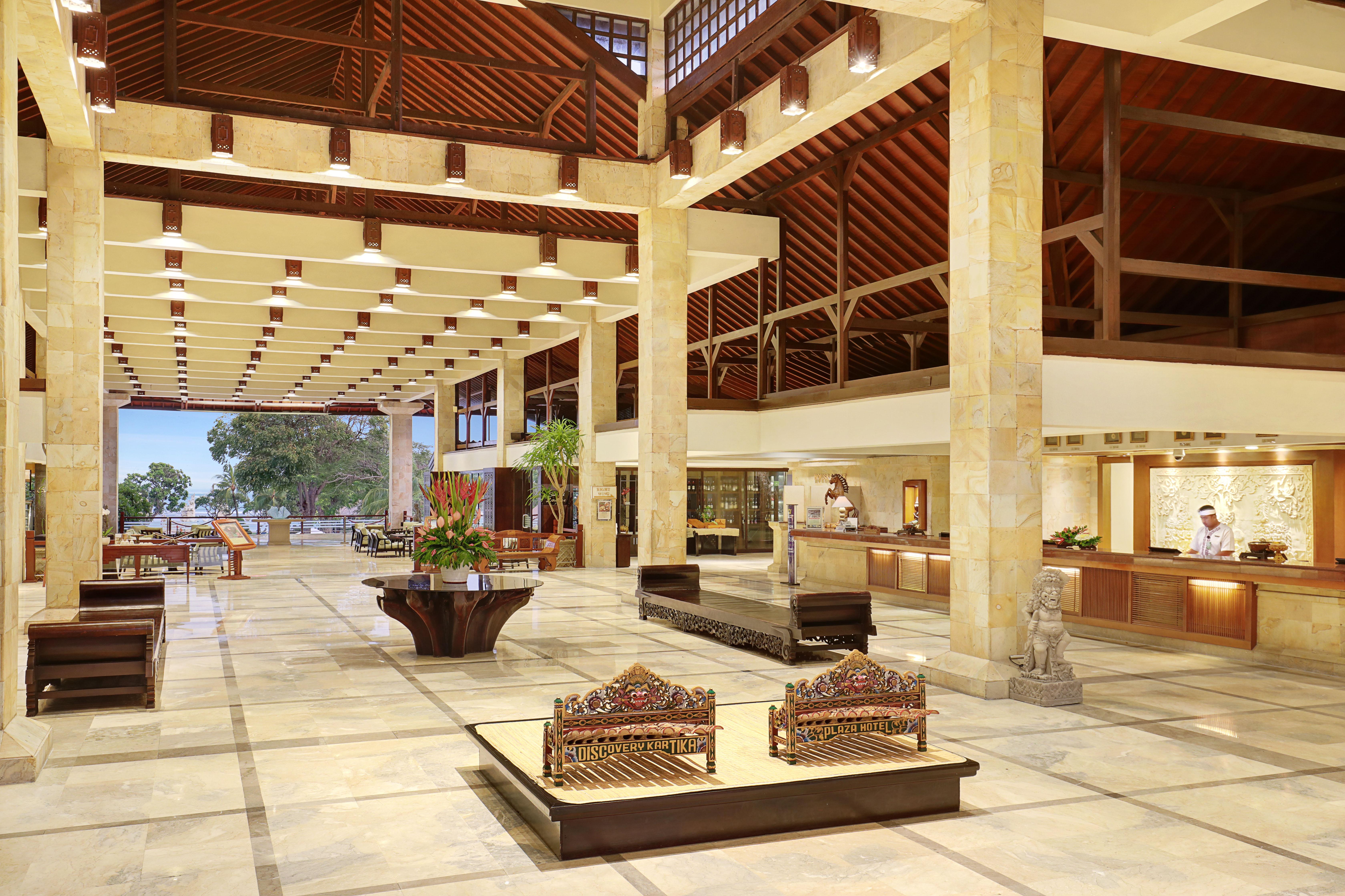 Discovery Kartika Plaza Hotel Kuta Lombok Kültér fotó Lobby