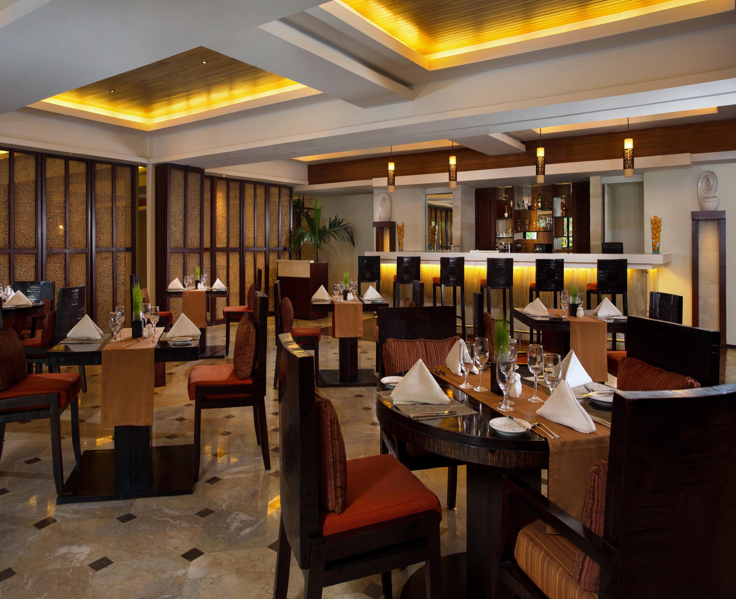Discovery Kartika Plaza Hotel Kuta Lombok Kültér fotó The restaurant