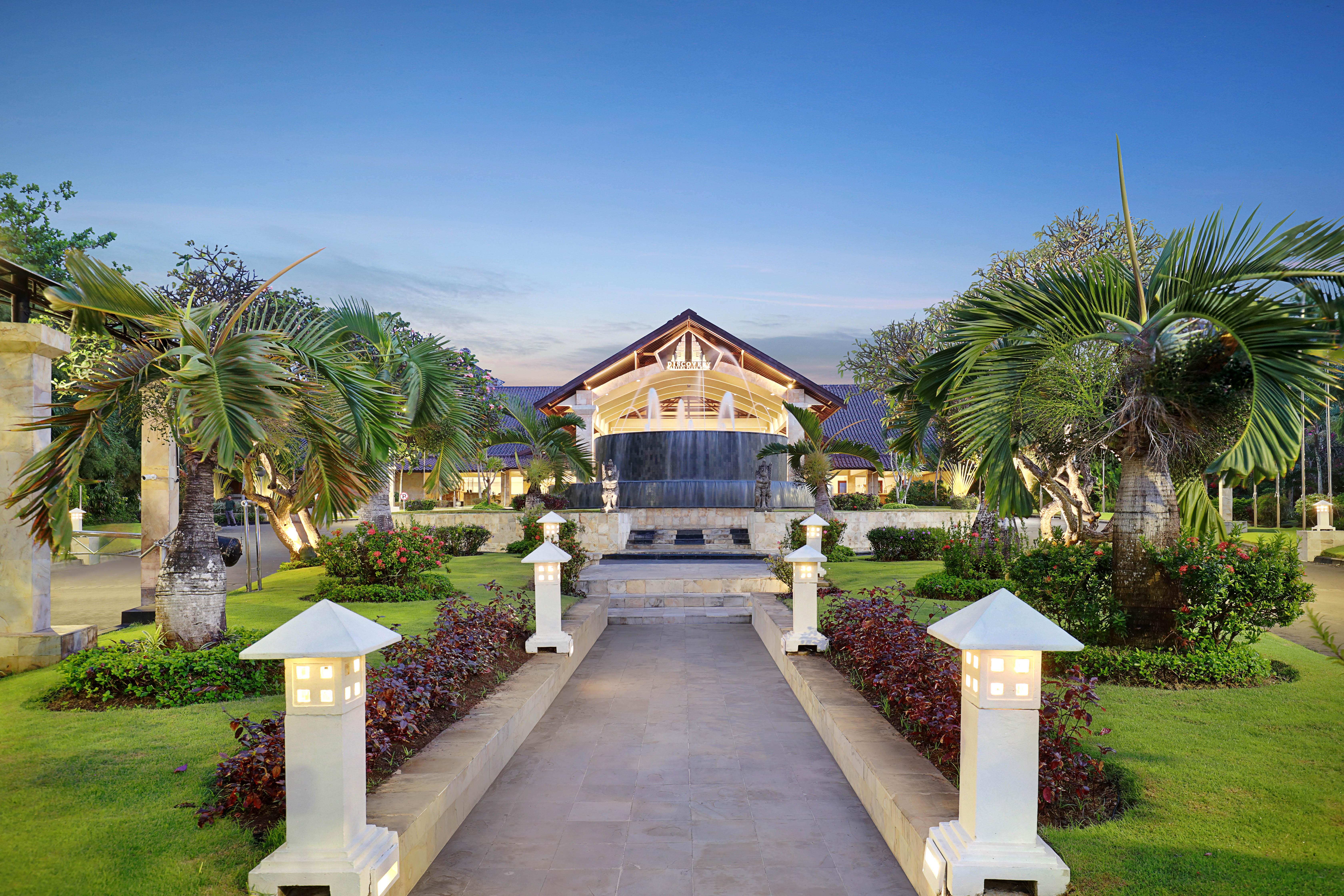 Discovery Kartika Plaza Hotel Kuta Lombok Kültér fotó The Royal Thai Golf Club