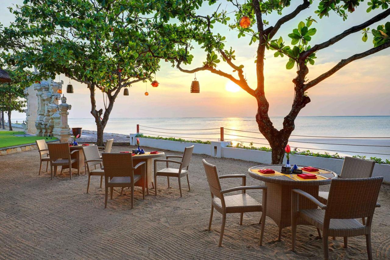 Discovery Kartika Plaza Hotel Kuta Lombok Kültér fotó Sunset at the beach