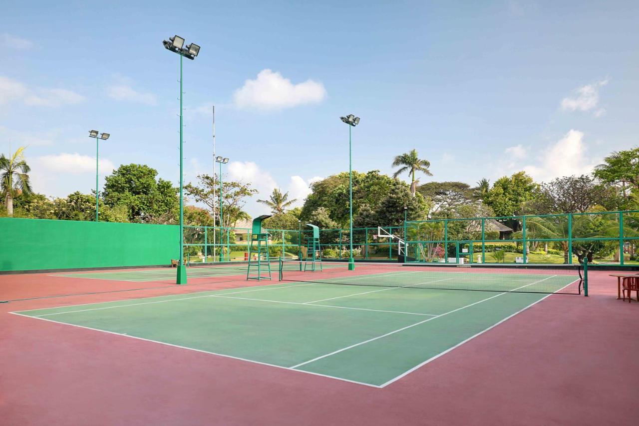 Discovery Kartika Plaza Hotel Kuta Lombok Kültér fotó Tennis Courts